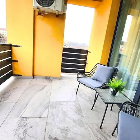 Zaraz Grey Modern With King Bed Apartment *